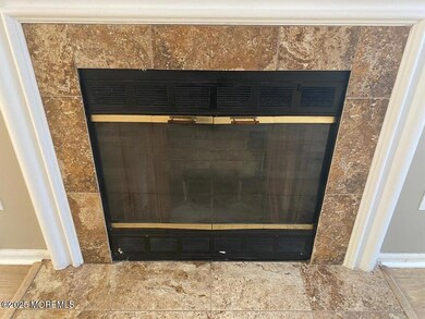 393 Carhart Ct unit 393, East Brunswick, NJ 08816 - photo 2