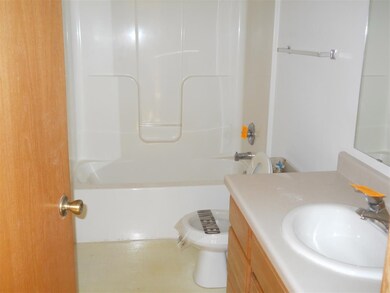 114 4th St, Brooklyn, WI 53521 - photo 6