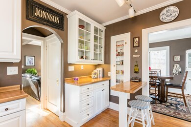 110_Reeves_Court-12