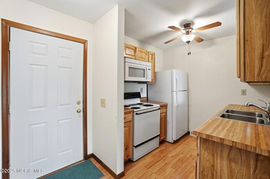 711 Hart Ave unit 713, Fostoria, OH 44830 - photo 7