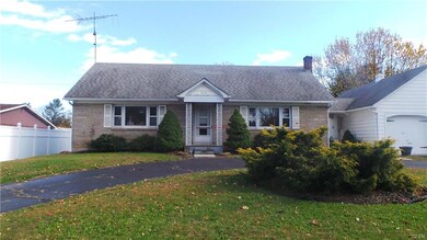 574 Moorestown Dr, Bath, PA 18014 - photo 2