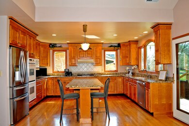 412 Pershing Ave, Wheaton, IL 60189 - photo 2