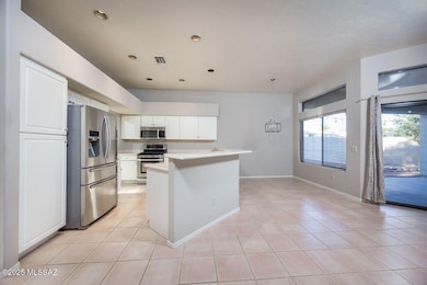 Kitchen & Dining Area