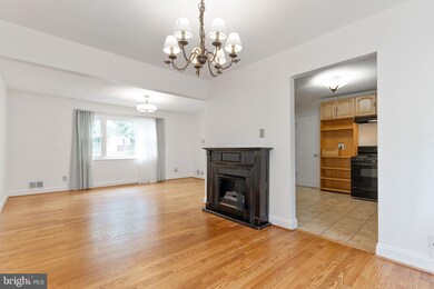 6014 Mustang Dr, Riverdale, MD 20737 - photo 6