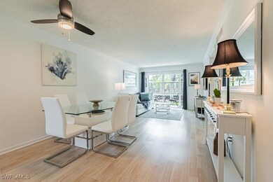 72 7th St S unit 203, Naples, FL 34102 - photo 4