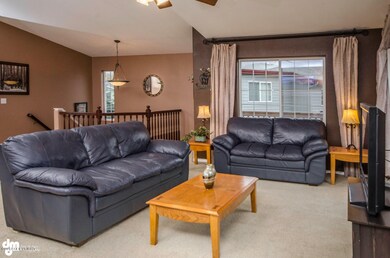 [photo 2403491] Living Room