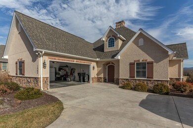 1685 Bald Eagle Cir, Harrisonburg, VA 22801 - photo 4