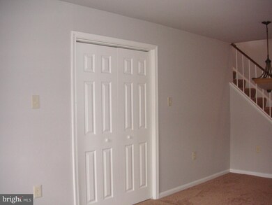 7532 Belle Grae Dr unit 2, Manassas, VA 20109 - photo 3