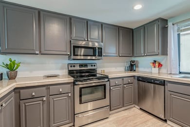 653 N Palomar Cir, Palm Springs, CA 92262 - photo 2