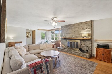 4983 Simmons Cir, Export, PA 15632 - photo 3