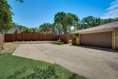 111 Ridgecrest Cir, Denton, TX 76205 - photo 4