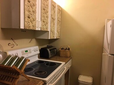 6 Crossings Kitchen