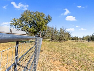 401 Yukon Ct, Weatherford, TX 76087 - photo 5