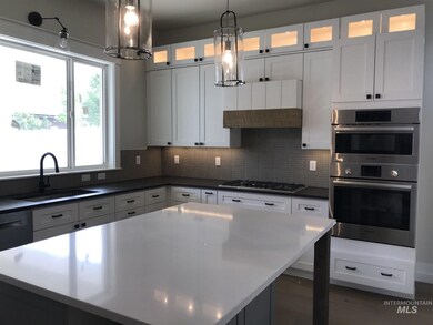 914 N Shadowridge Ave, Eagle, ID 83616 - photo 4