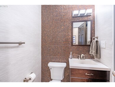 8140 SW 2nd Ave, Portland, OR 97219 - photo 7