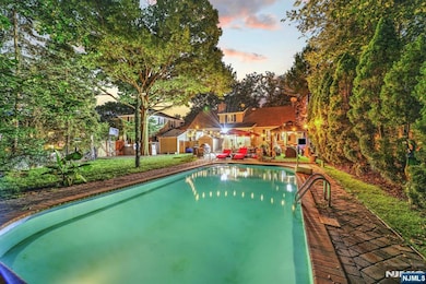 181 Lakeview Ave, Leonia, NJ 07605 - photo 2