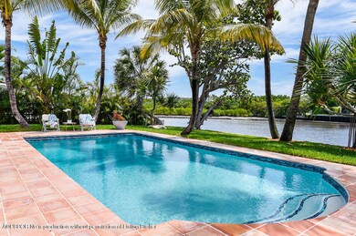 Pool & Water View