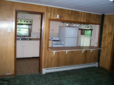 Diniing Area to Kitchen