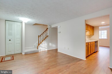 10625 Delfield Ct, Laurel, MD 20723 - photo 5