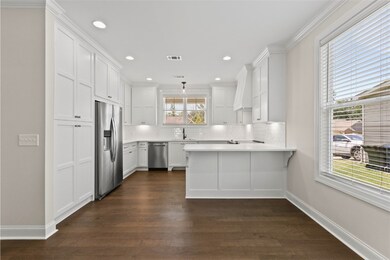Kitchen with Eating Bar