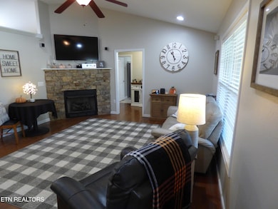 280 E Deer Creek Dr, Crossville, TN 38571 - photo 5