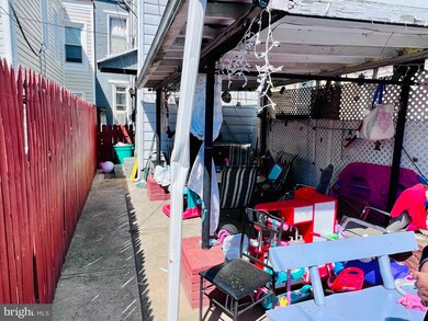 329 S 17 1 2 St, Reading, PA 19602 - photo 4