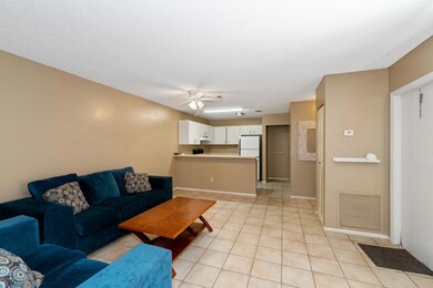 06_1441SheafeNEAve_Unit103_3001_FamilyRo