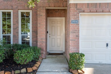 nIce landscaping to welcome you home!
