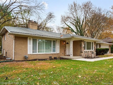 28626 Sunset Blvd W, Lathrup Village, MI 48076 - photo 2