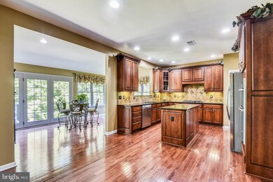 25197 Eisenhower Dr, Chantilly, VA 20152 - photo 6