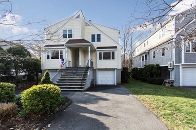 8 Hollow Wood Ln unit B, Greenwich, CT 06831 - photo 2