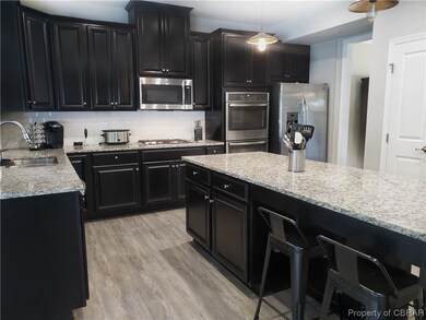 Kitchen Island, Granite Counters, Stainless Steel