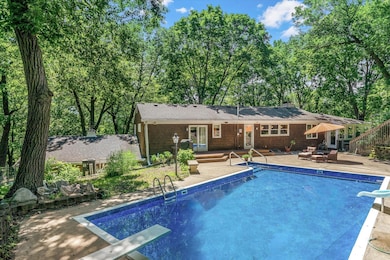 5350 Shady Hills Cir, Excelsior, MN 55331 - photo 2