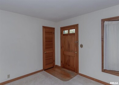 1528 Lakewood Dr, Bettendorf, IA 52722 - photo 2