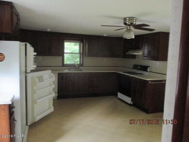 320 Highland St, Hawley, PA 18428 - photo 4