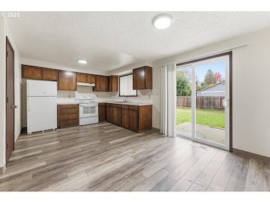 310 NE 34th Place, Hillsboro, OR 97124 - photo 4