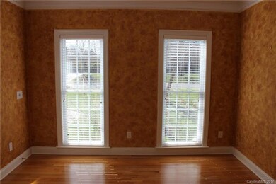Living room / office with lots of natural light an