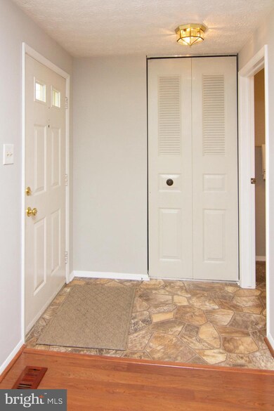 10536 Saddlebrook Ct, Laurel, MD 20723 - photo 3