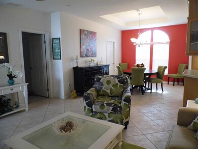 LIVING/DINING