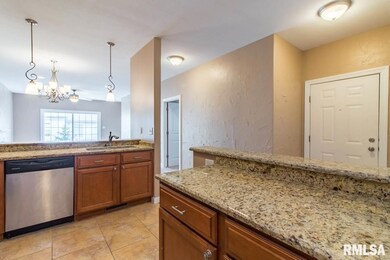 4538 N Thornhill Dr unit 102D, Peoria, IL 61615 - photo 6