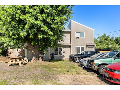 1720 17th St, Springfield, OR 97477 - photo 4