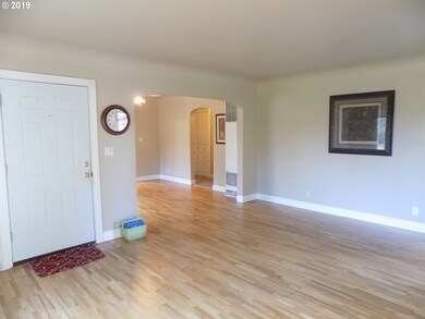 2120 Gilham Rd, Eugene, OR 97401 - photo 4