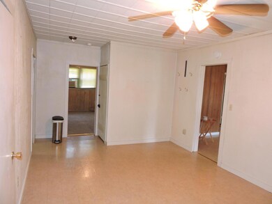 402 Oakdale St, Manchester, TN 37355 - photo 6