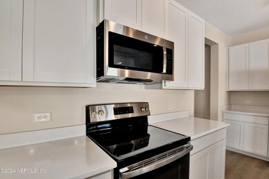 1352 High Falls Dr, Jacksonville, FL 32205 - photo 5