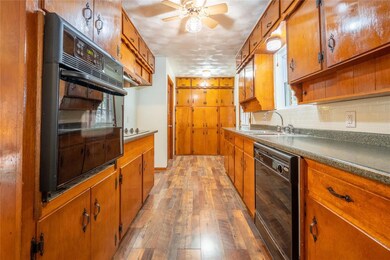 1224 Crestview Dr, Hurst, TX 76053 - photo 7