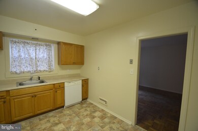 6122 Old Washington Rd unit 5, Elkridge, MD 21075 - photo 3