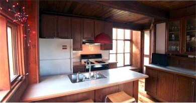 41 Pine Grove, Amherst, MA 01002 - photo 5