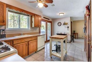 719 Aldrich St, Uxbridge, MA 01569 - photo 5