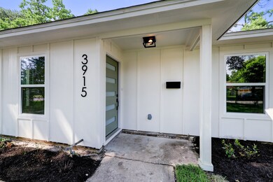 3915 Daphne St, Houston, TX 77021 - photo 2
