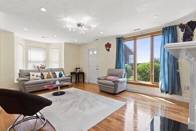 158 Quincy Shore Dr unit 89, Quincy, MA 02171 - photo 5